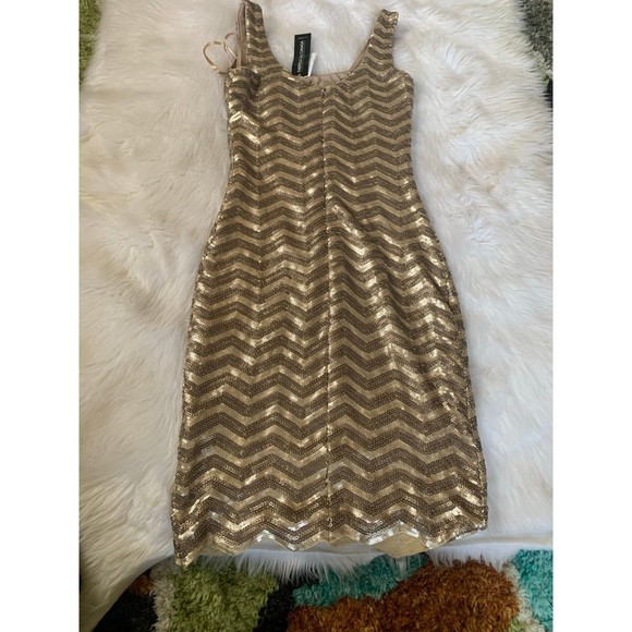 Le Chateau sequin dress - Picture 7 of 10